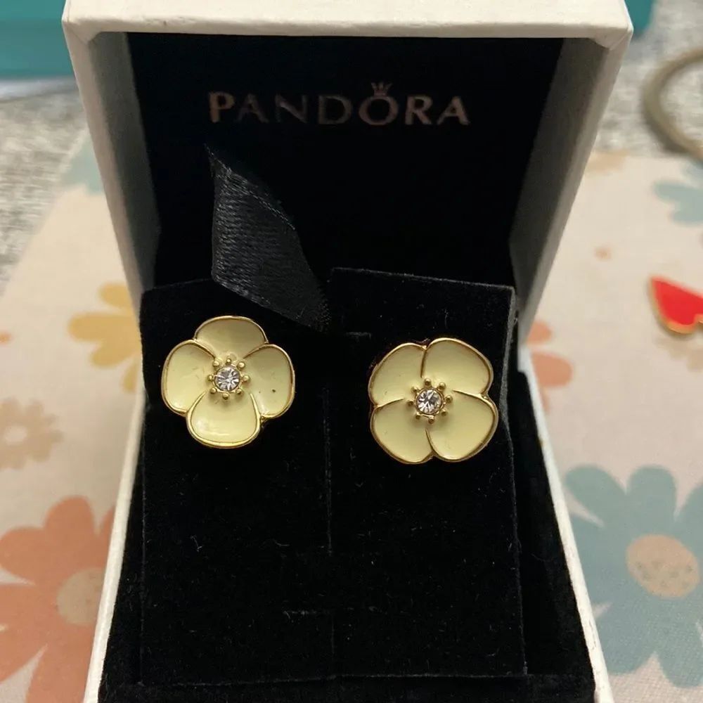 Pandora flower earrings original box